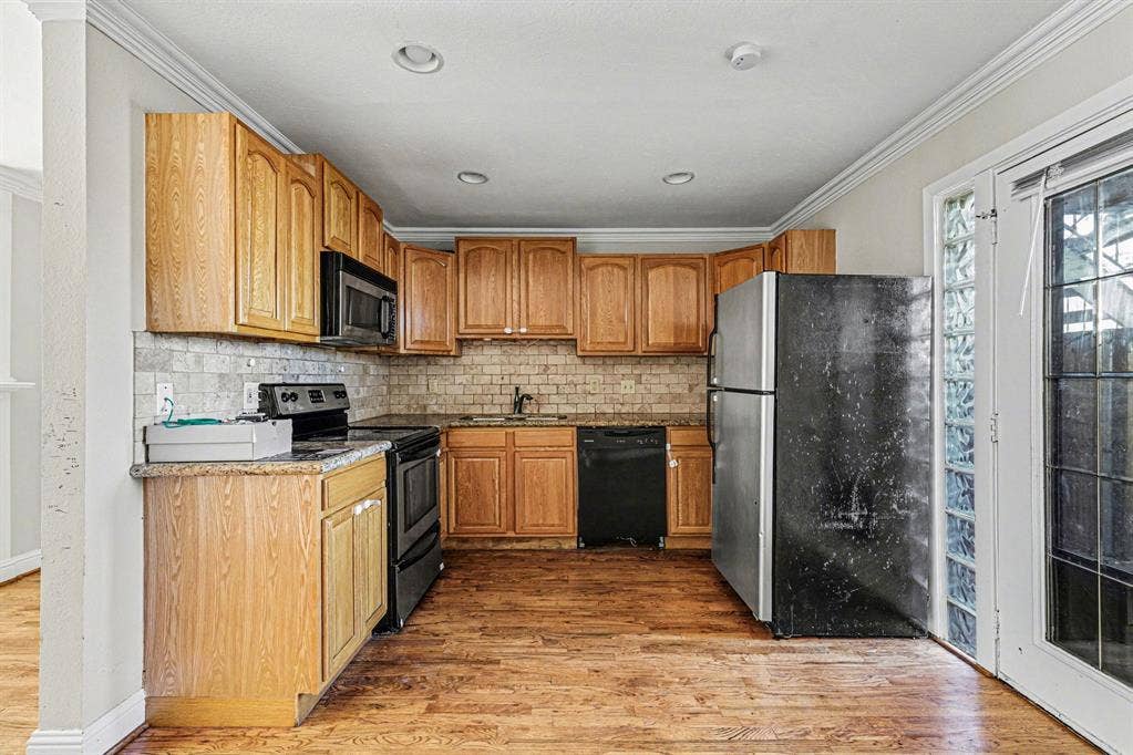 5222 Fleetwood Oaks Avenue, #111, Dallas, TX 75235 5222 Fleetwood Oaks Avenue, #111, Dallas, TX 75235