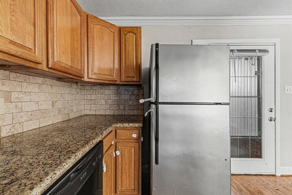 5222 Fleetwood Oaks Avenue, #111, Dallas, TX 75235 5222 Fleetwood Oaks Avenue, #111, Dallas, TX 75235