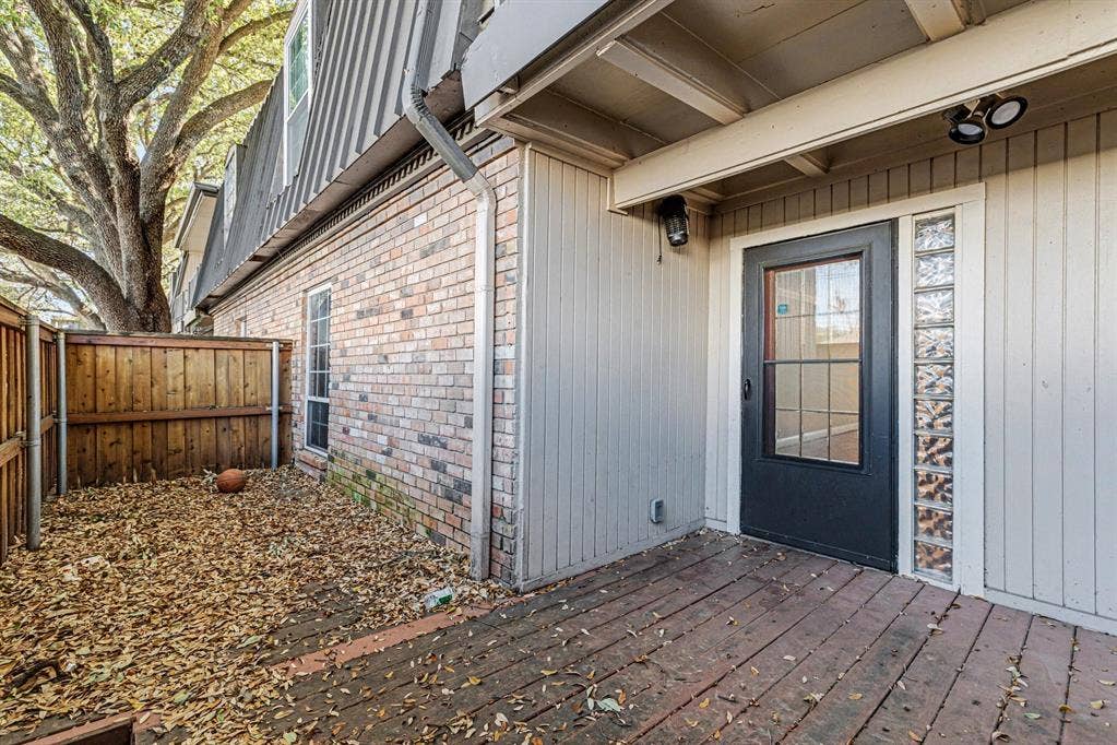 5222 Fleetwood Oaks Avenue, #111, Dallas, TX 75235 5222 Fleetwood Oaks Avenue, #111, Dallas, TX 75235