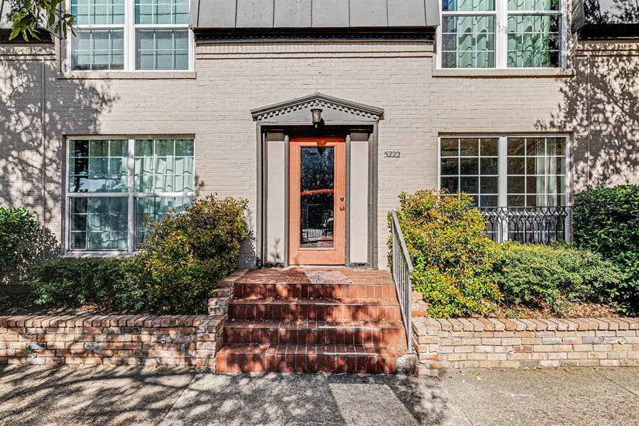 Property photo for 5222 Fleetwood Oaks Avenue, #111, Dallas, TX