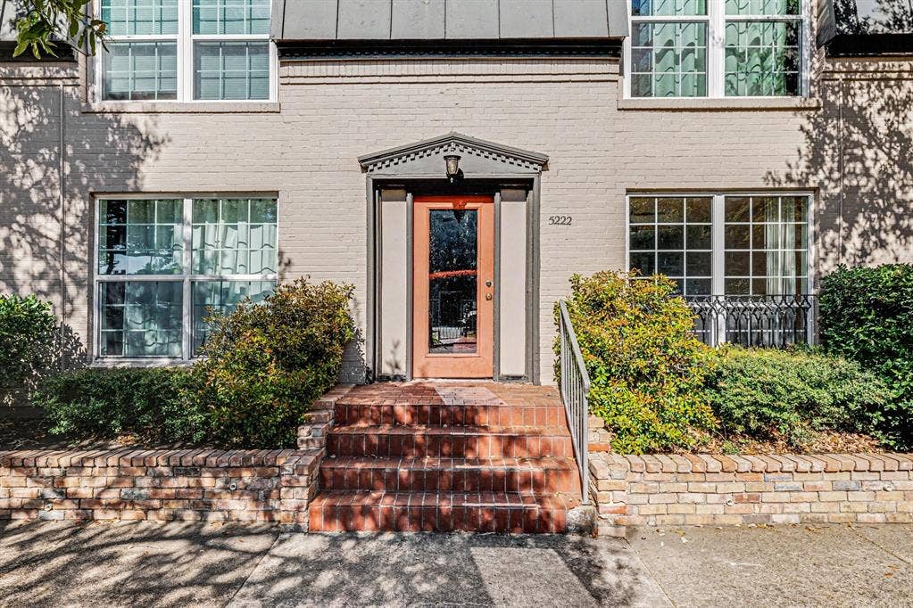 5222 Fleetwood Oaks Avenue, #111, Dallas, TX 75235 5222 Fleetwood Oaks Avenue, #111, Dallas, TX 75235