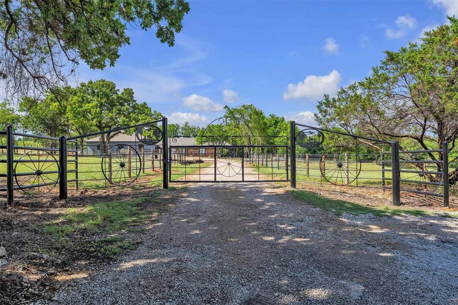 Property photo for 202 Powell, Weatherford, TX