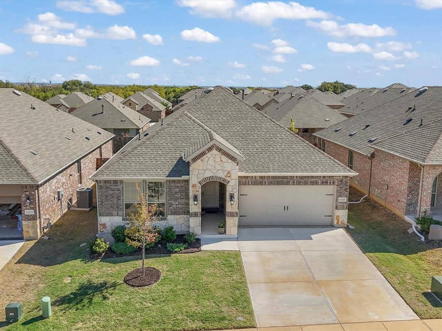 Property photo for 11228 Canyon Oak Street, Aubrey, TX