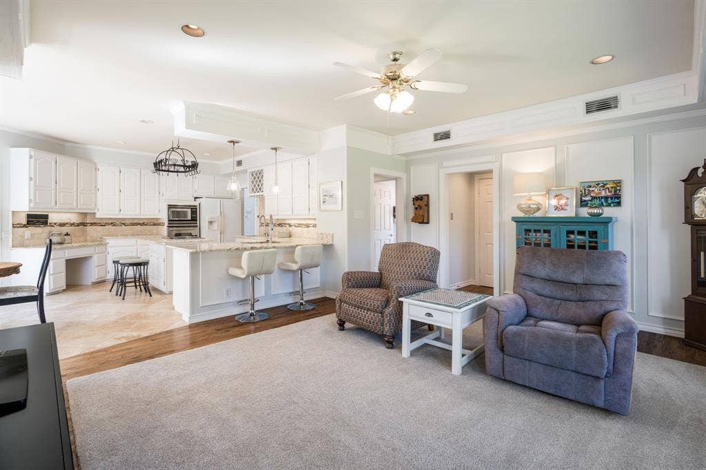 7130 Abrams Road, Dallas, TX 75231 7130 Abrams Road, Dallas, TX 75231