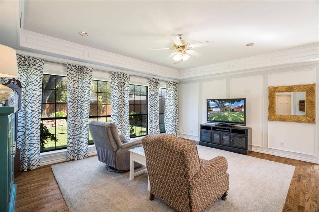7130 Abrams Road, Dallas, TX 75231 second living space