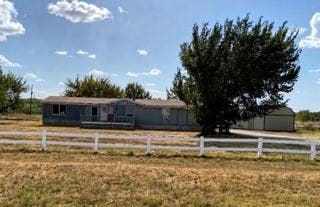 Property photo for 866 Old Church Rd, Waxahachie, TX