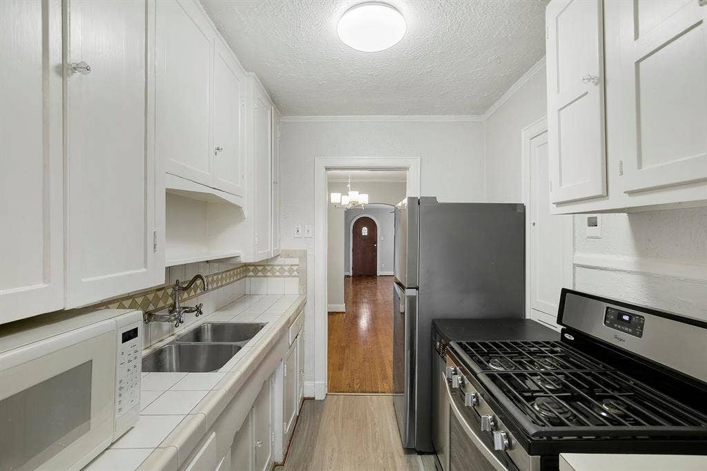 5930 1/2 La Vista Drive, Dallas, TX 75206 5930 1/2 La Vista Drive, Dallas, TX 75206