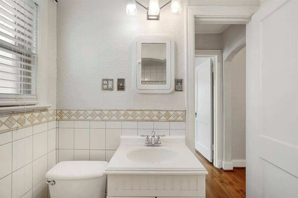 5930 1/2 La Vista Drive, Dallas, TX 75206 5930 1/2 La Vista Drive, Dallas, TX 75206