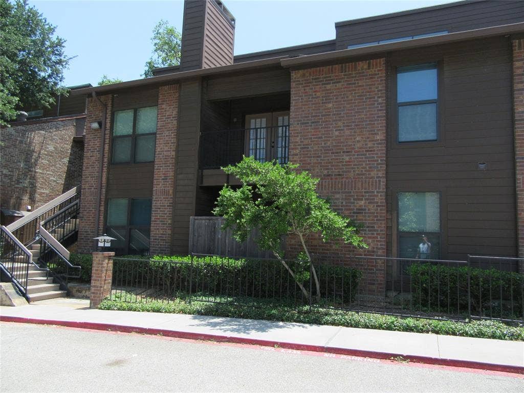 7522 Holly Hill Drive, #18, Dallas, TX 75231 7522 Holly Hill Drive, #18, Dallas, TX 75231
