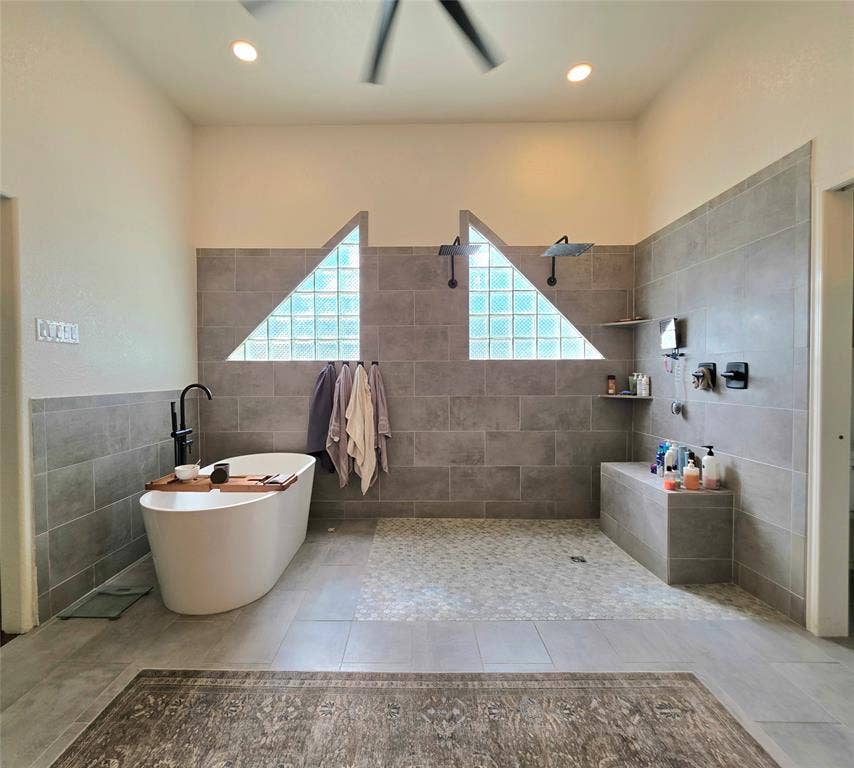 558 Mystic Shores Boulevard, Spring Branch, TX 78070 Now this is a bathroom. Completely remodeled