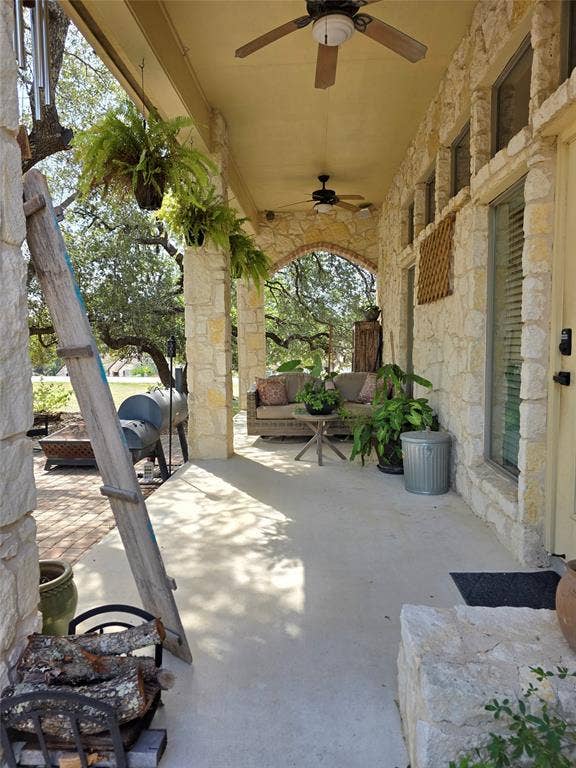 558 Mystic Shores Boulevard, Spring Branch, TX 78070 558 Mystic Shores Boulevard, Spring Branch, TX 78070