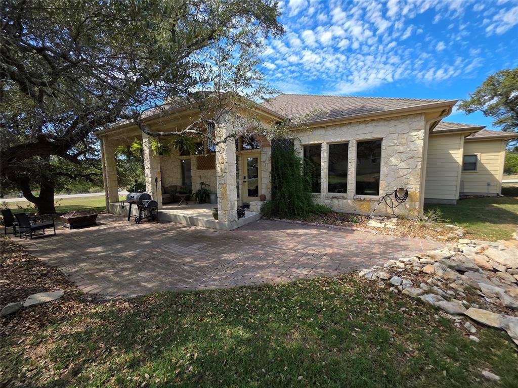 558 Mystic Shores Boulevard, Spring Branch, TX 78070 Side Patio