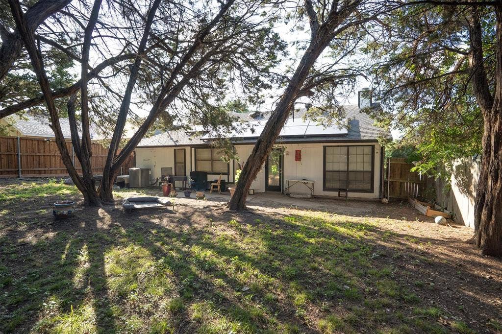 6447 Royal Cedar Drive, Dallas, TX 75236
