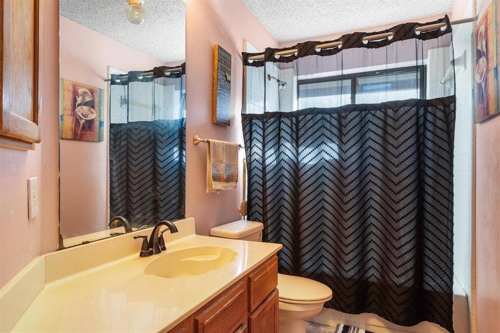 6447 Royal Cedar Drive, Dallas, TX 75236