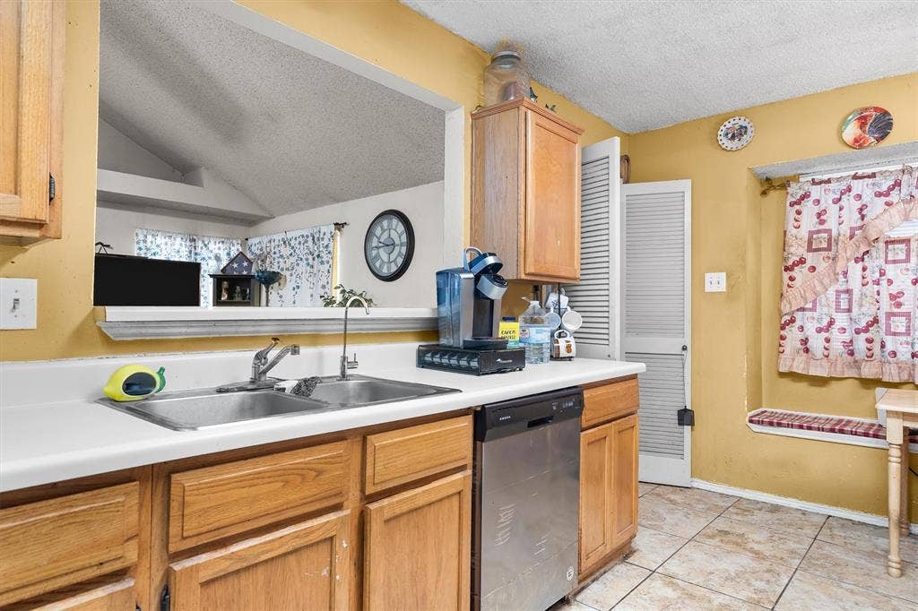 6447 Royal Cedar Drive, Dallas, TX 75236