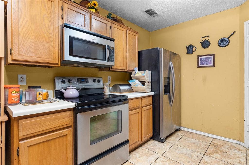 6447 Royal Cedar Drive, Dallas, TX 75236