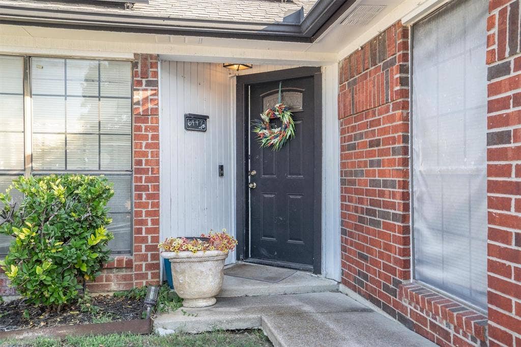 6447 Royal Cedar Drive, Dallas, TX 75236