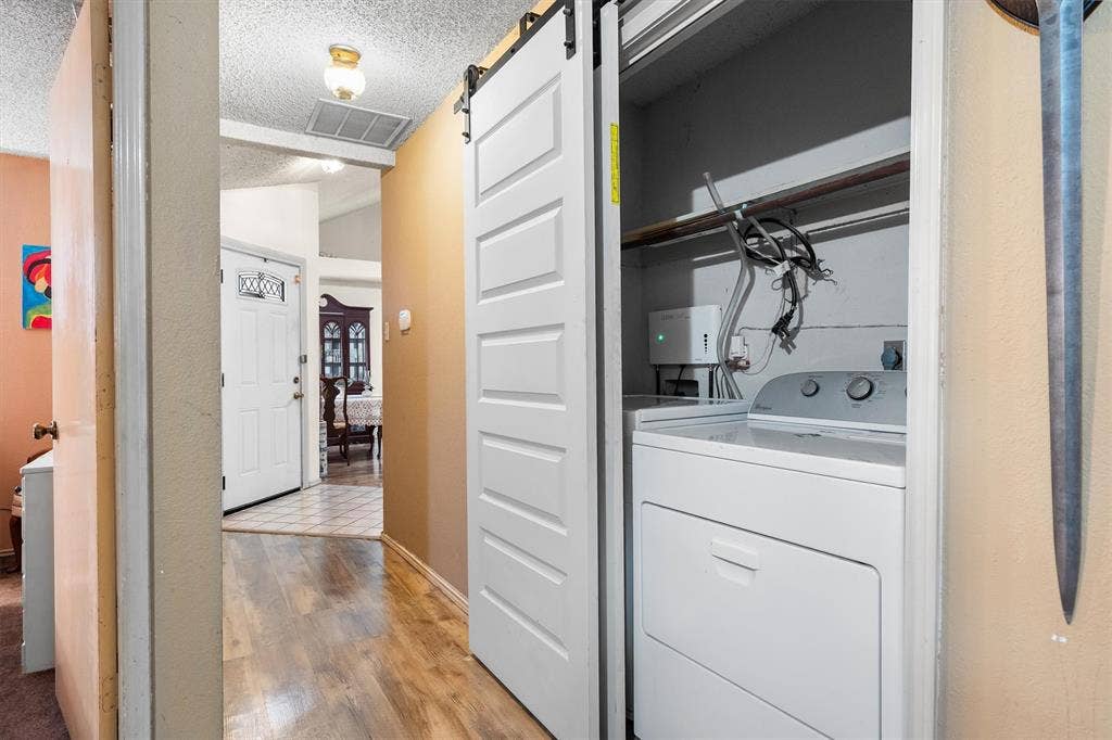 6447 Royal Cedar Drive, Dallas, TX 75236