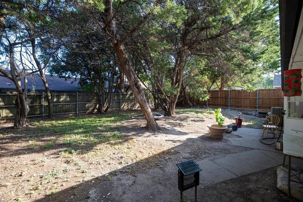 6447 Royal Cedar Drive, Dallas, TX 75236
