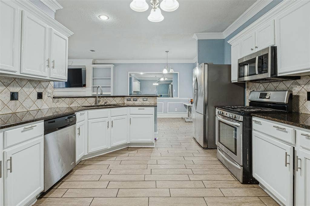 1215 N Nursery Road, Irving, TX 75061 1215 N Nursery Road, Irving, TX 75061