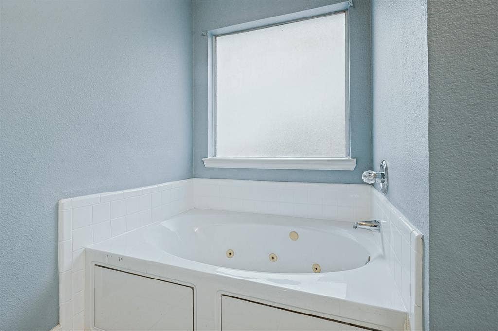 1215 N Nursery Road, Irving, TX 75061 1215 N Nursery Road, Irving, TX 75061