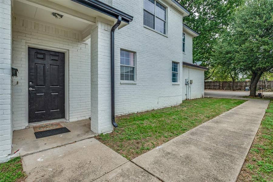 Property photo for 1215 N Nursery Road, Irving, TX
