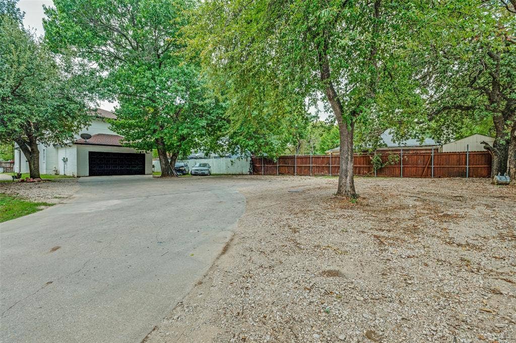 1215 N Nursery Road, Irving, TX 75061 1215 N Nursery Road, Irving, TX 75061