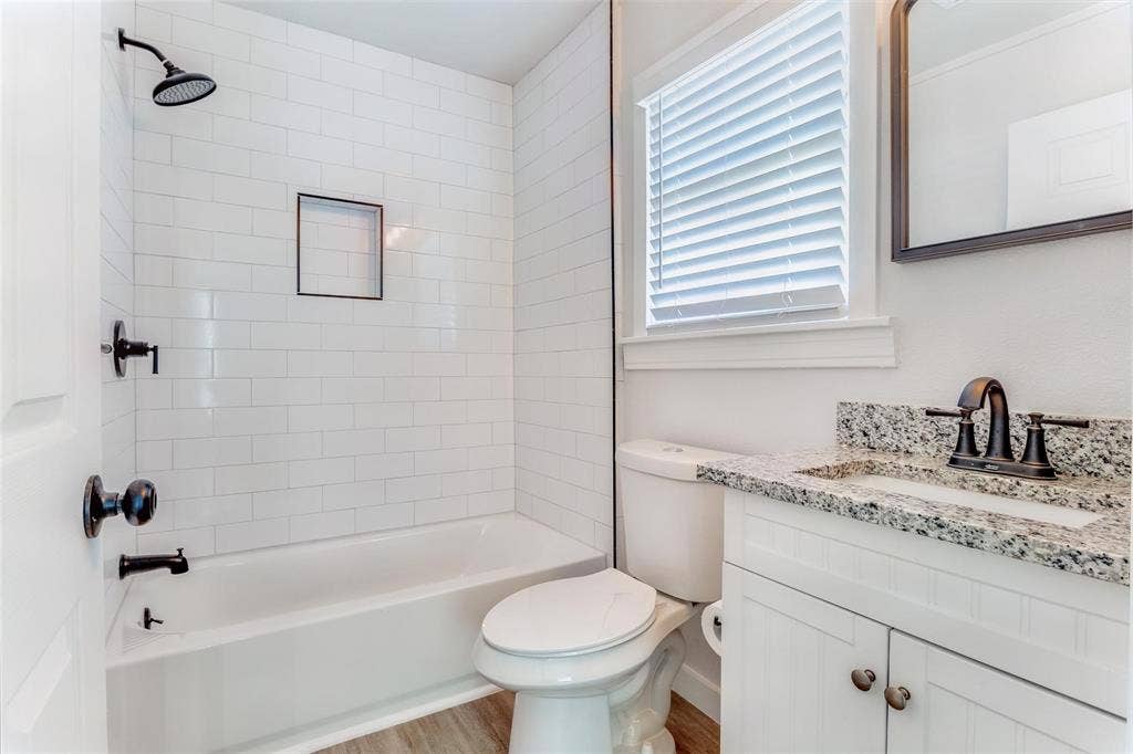 1109 W Avenue A, Garland, TX 75040 1109 W Avenue A, Garland, TX 75040