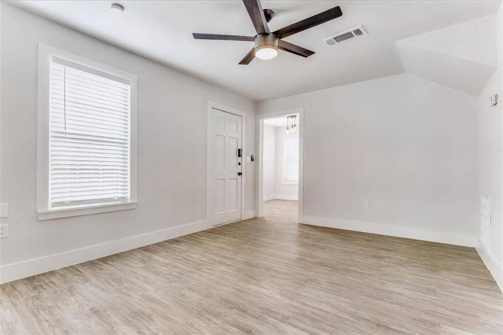 1109 W Avenue A, Garland, TX 75040 1109 W Avenue A, Garland, TX 75040