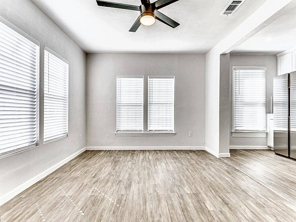 117 S 11th Street, Garland, TX 75040 117 S 11th Street, Garland, TX 75040