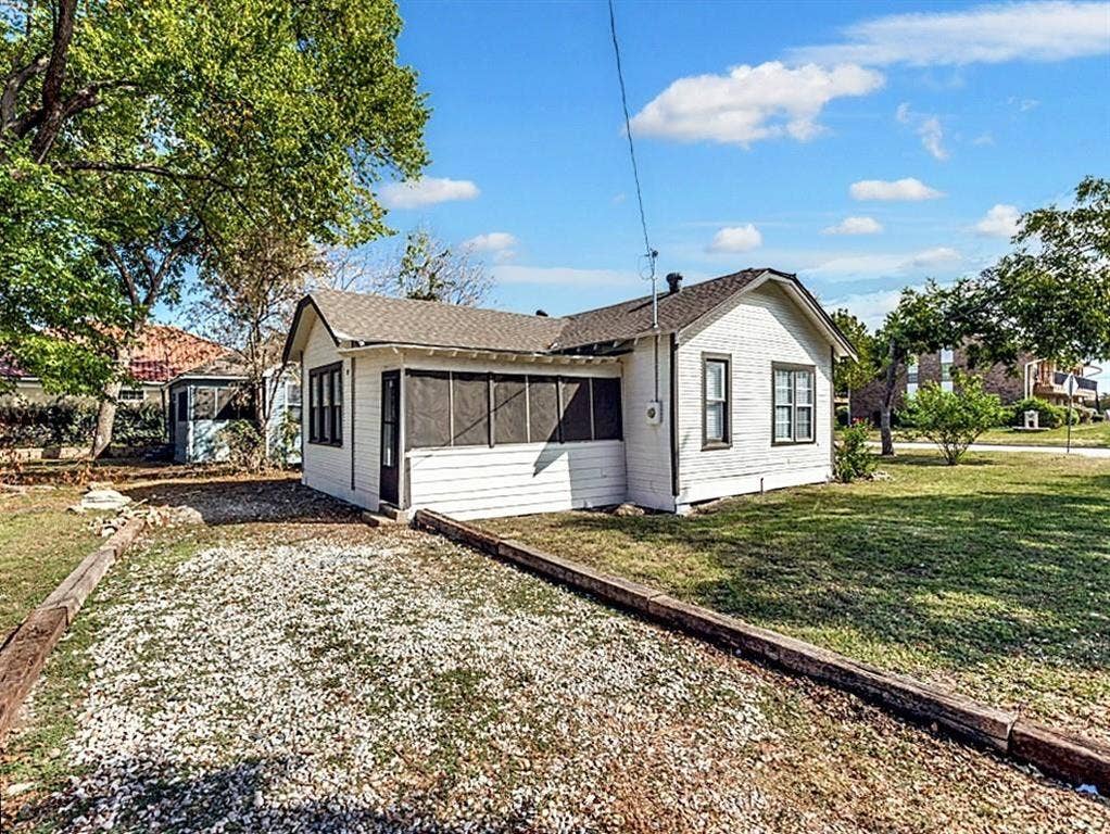 117 S 11th Street, Garland, TX 75040 117 S 11th Street, Garland, TX 75040