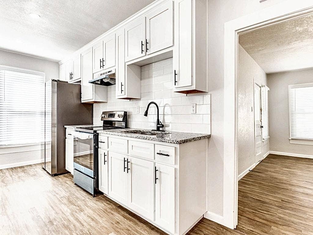 117 S 11th Street, Garland, TX 75040 117 S 11th Street, Garland, TX 75040