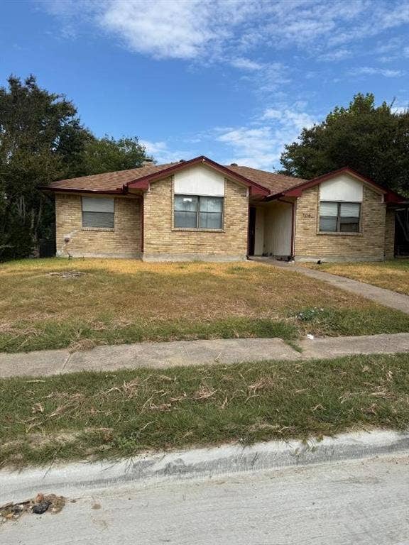 Property photo for 705 Angle Ridge Circle, Garland, TX