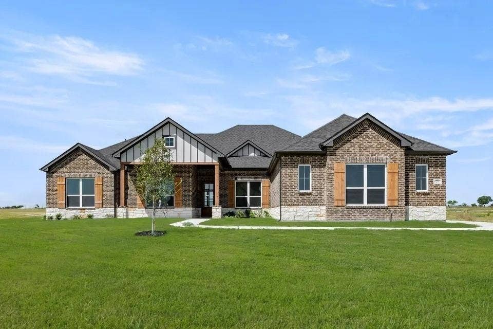 270 Maci Drive, Waxahachie, TX 75167 270 Maci Drive, Waxahachie, TX 75167