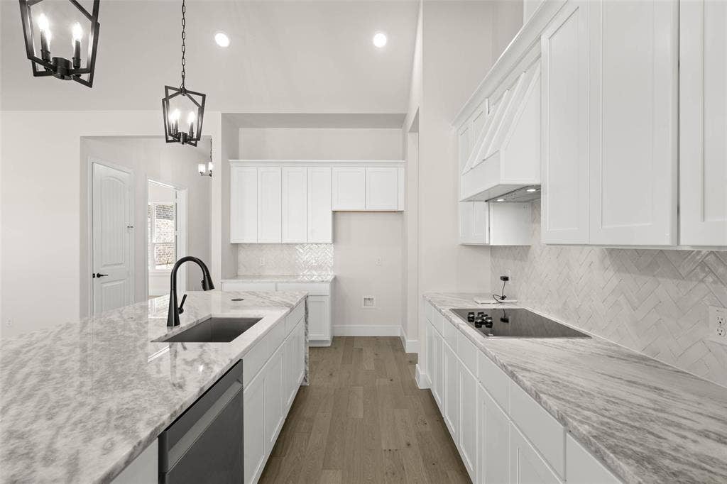 270 Maci Drive, Waxahachie, TX 75167 270 Maci Drive, Waxahachie, TX 75167