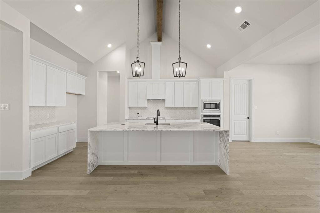270 Maci Drive, Waxahachie, TX 75167 270 Maci Drive, Waxahachie, TX 75167
