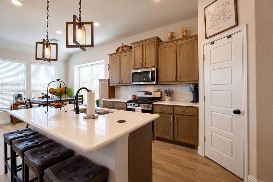 Property photo for 1432 Fox Glen Trail, Crowley, TX