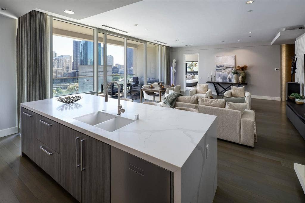 2408 Victory Park Lane, #1239, Dallas, TX 75219