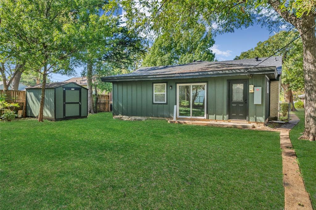 1406 Arizona Avenue, Dallas, TX 75216