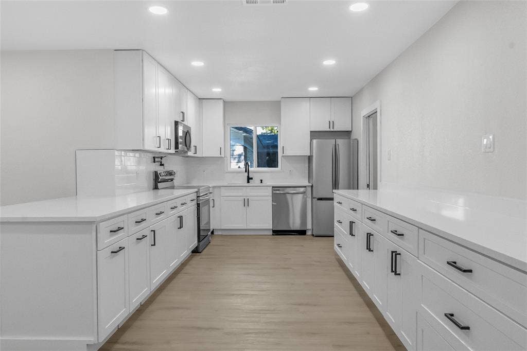 1406 Arizona Avenue, Dallas, TX 75216