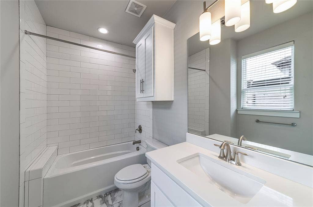 4910 Live Oak Street, #4, Dallas, TX 75206 4910 Live Oak Street, #4, Dallas, TX 75206