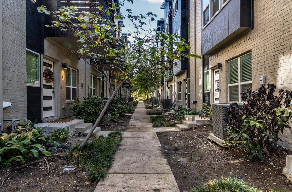 4910 Live Oak Street, #4, Dallas, TX 75206 4910 Live Oak Street, #4, Dallas, TX 75206