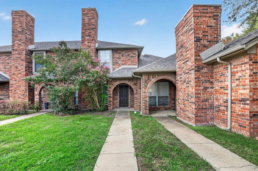 Property photo for 802 Custer Street, Arlington, TX