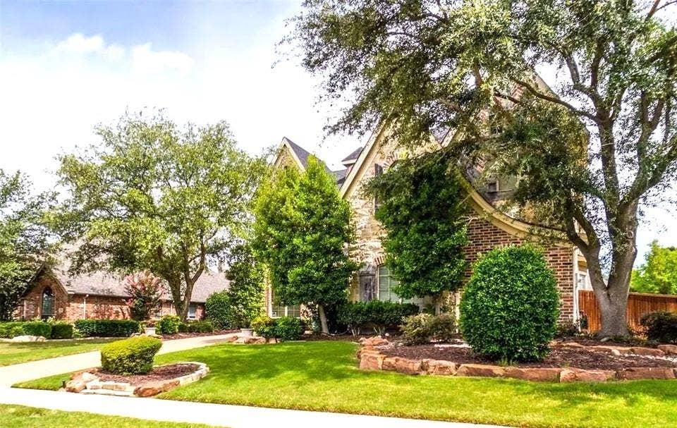 9604 Crown Ridge Drive, Frisco, TX 75035 SIDE VIEW OF HOUSE!