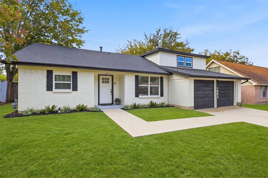 Property photo for 1002 Rosewood Lane, Arlington, TX