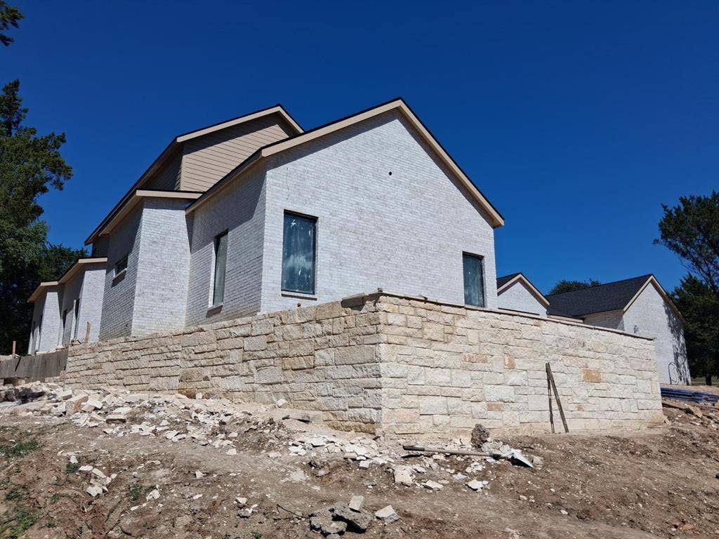 2238 Southern Oaks Drive, Cedar Hill, TX 75104 2238 Southern Oaks Drive, Cedar Hill, TX 75104
