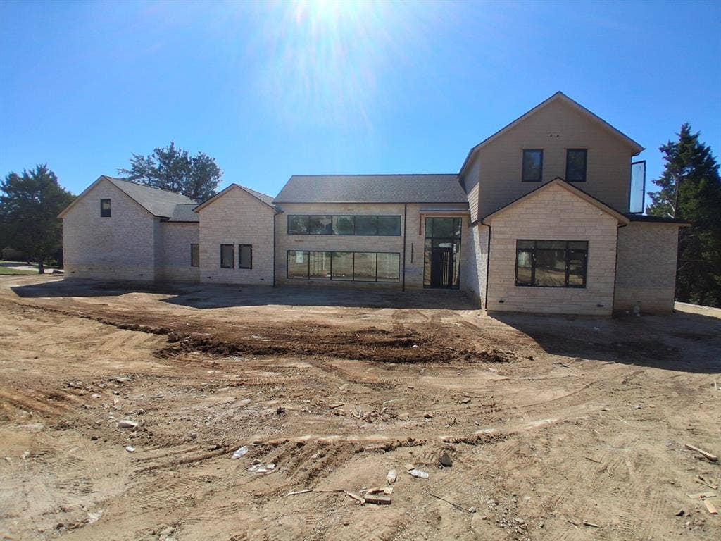 2238 Southern Oaks Drive, Cedar Hill, TX 75104 2238 Southern Oaks Drive, Cedar Hill, TX 75104