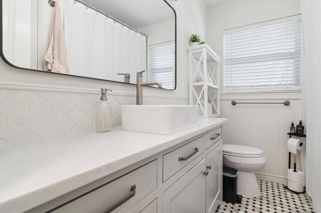 11631 Saxon Street, Dallas, TX 75218 11631 Saxon Street, Dallas, TX 75218