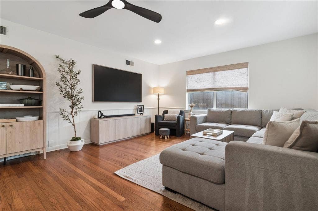 11631 Saxon Street, Dallas, TX 75218 11631 Saxon Street, Dallas, TX 75218