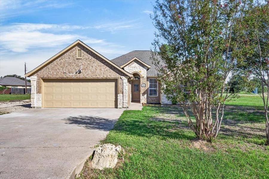 Property photo for 204 Bounding Main Street, Gun Barrel City, TX